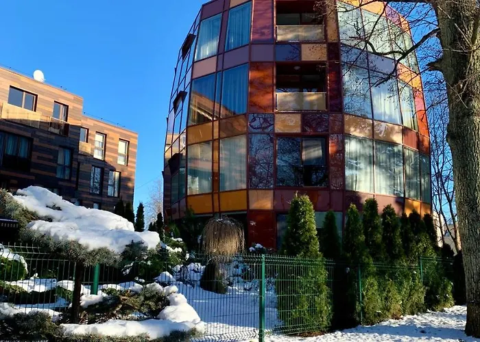 Arunes بالانغا